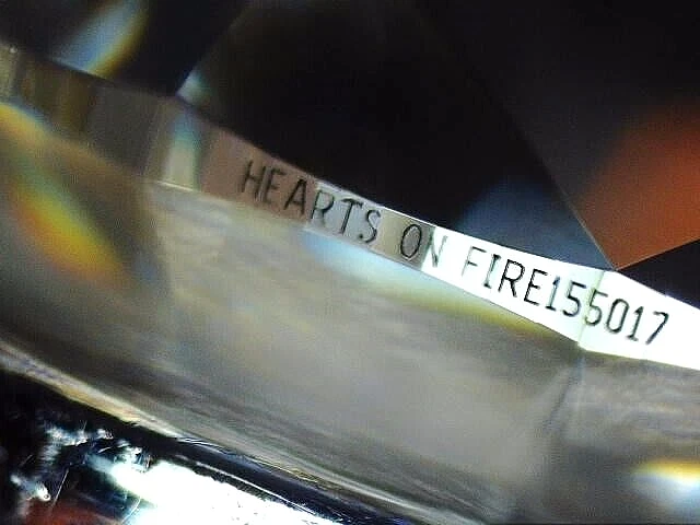 Anillo de compromiso con halo lágrima diamantes platino destino corazones en llamas $15,000 7 Foto 3 de 4