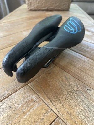 BiSaddle EXT Stealth Adjustable Width Bicycle Saddle Seat Black, Chromoly Rails