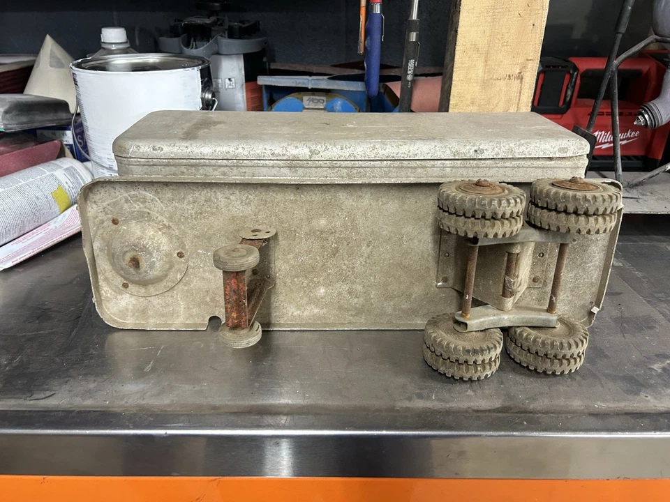 Remolque de camión de mudanza de aluminio Wyandotte Toys de colección Foto 3 de 4