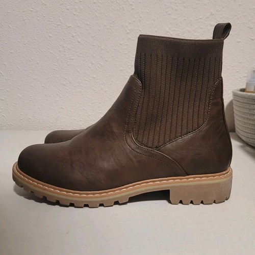 Boutique By Corkys Booties