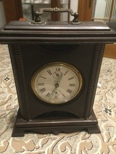 SVEGLIA DA TAVOLO KIENZLE VINTAGE.MOVIMENTO MECCANICO,FUNZIONANTE. 22 x 19 cm.