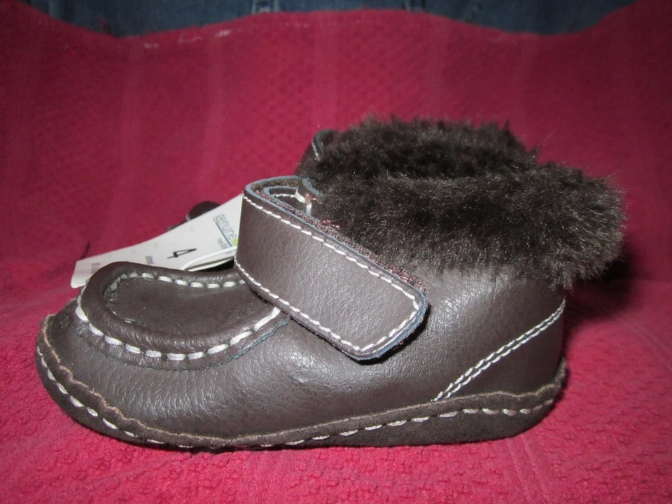Baby Boys Brown Boots Moccasin Style Toddler Size 4 Flexible Soles Faux Fur - Image 2 of 4