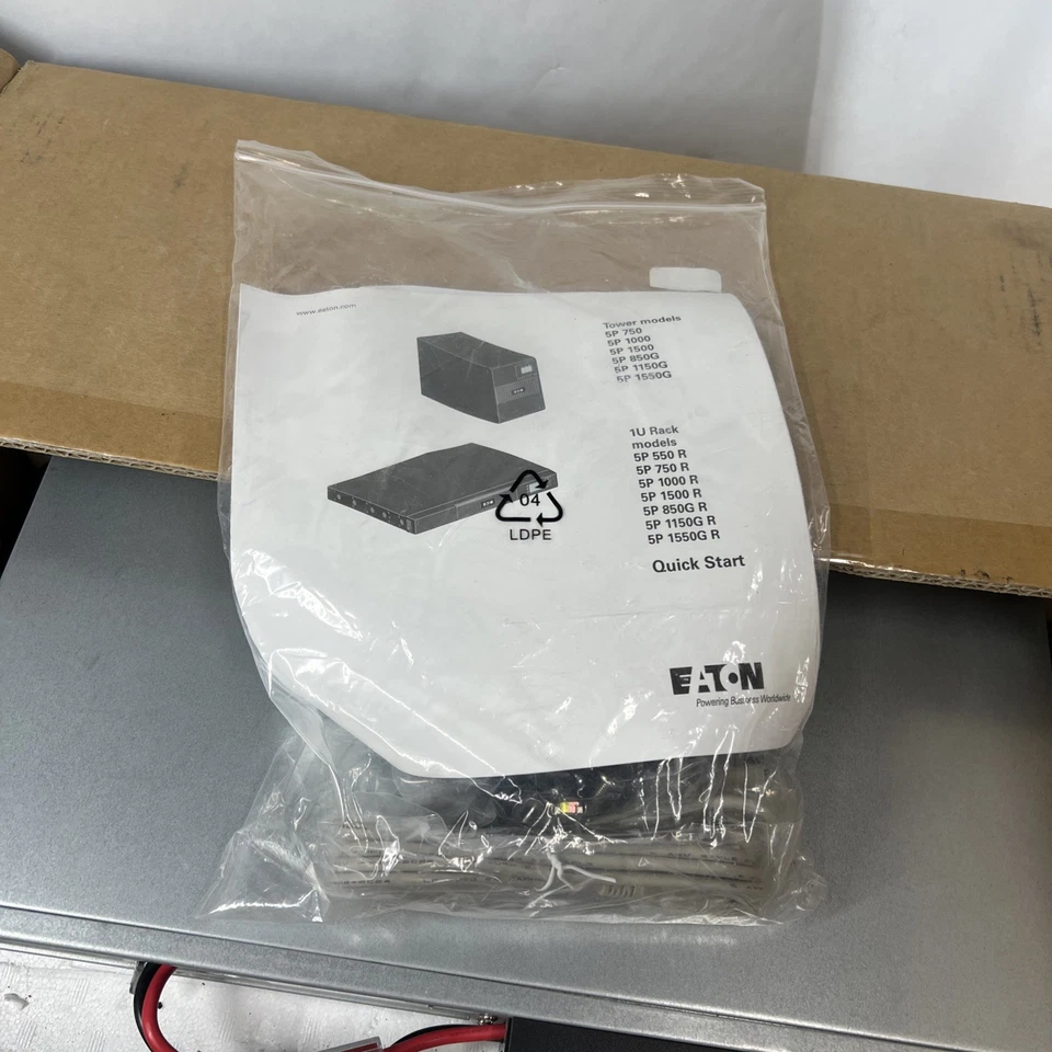 Eaton 5P850R Montaje en Rack UPS 850VA 600W Pantalla LCD Batería Fallo Como Está Piezas Foto 4 de 4