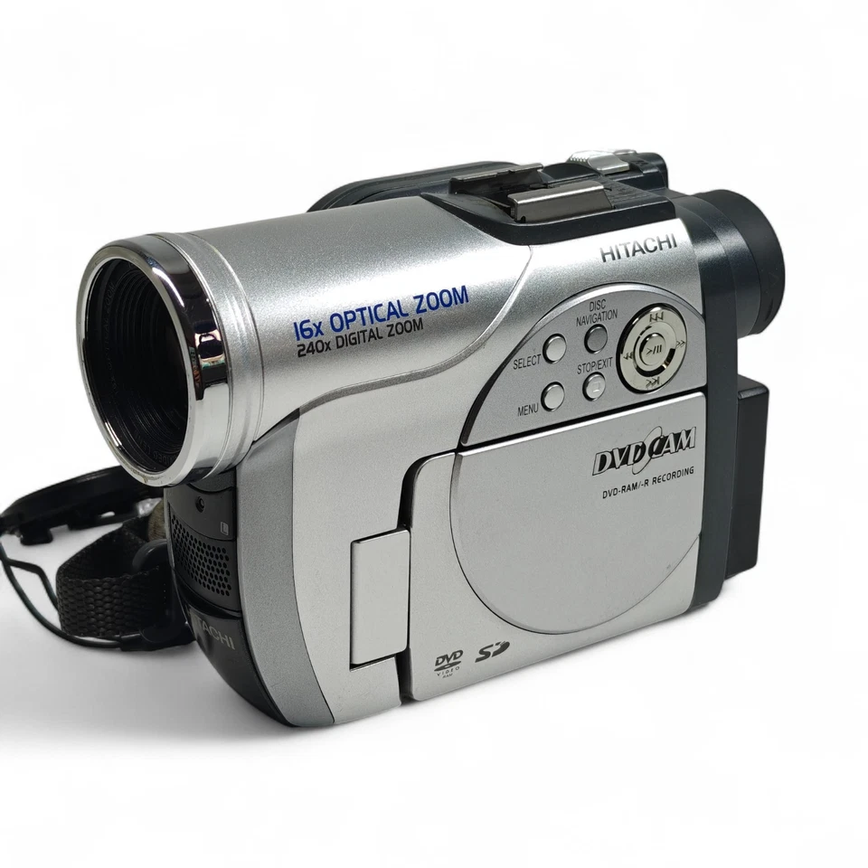 Hitachi DZ-MV2000E Camcorder DVD-RAM/R 16x Zoom Video Camera Bundle - Image 2 of 4