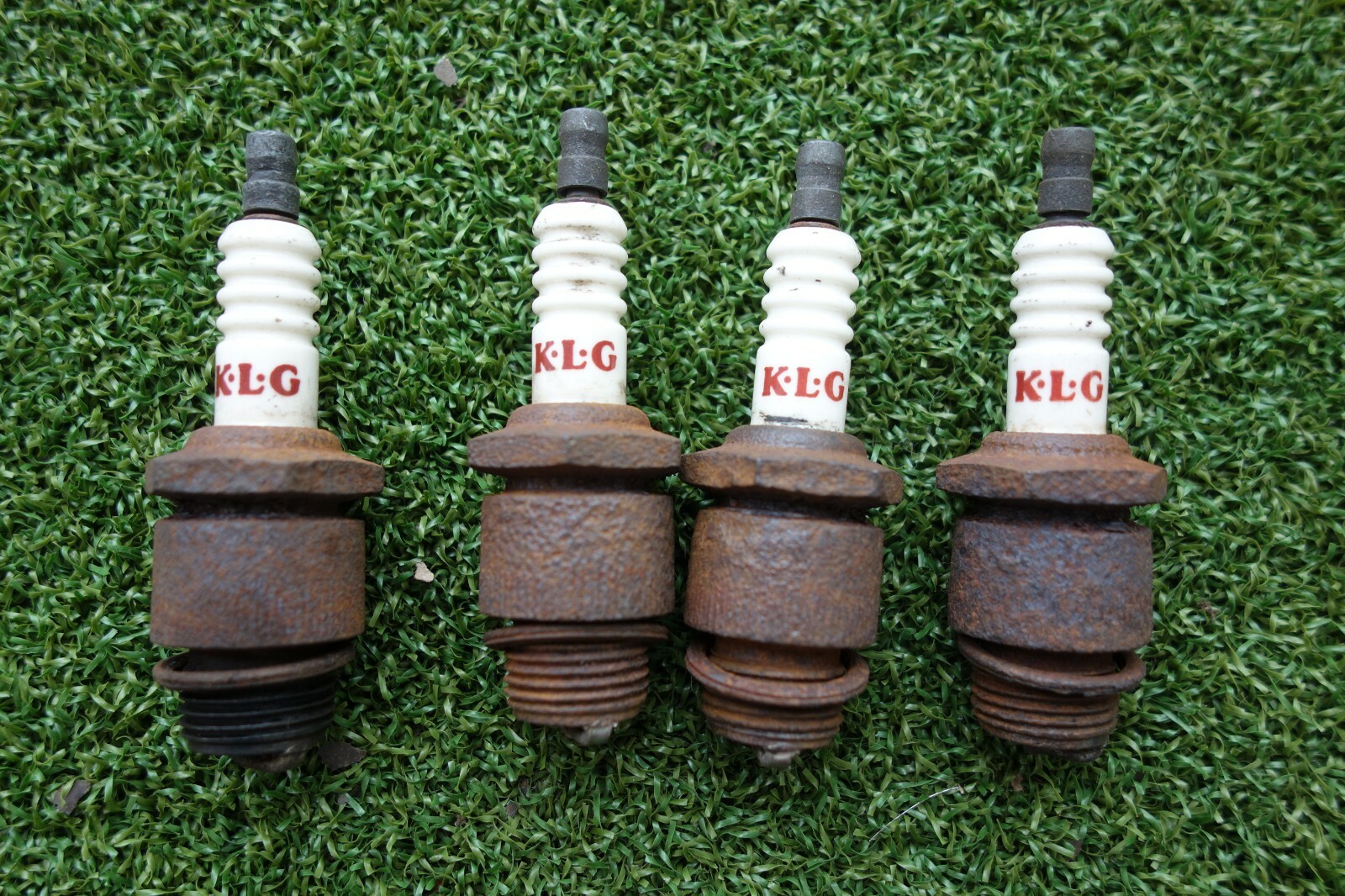 4 X EARLY KLG MODEL M30 SPARK PLUGS eBay