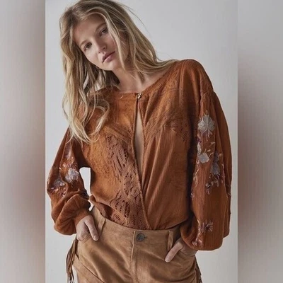 Nouveau 1 Pc Free People Making Harmony Bodysuit Taille XS Couleur Camel Brodé - Photo 1/4
