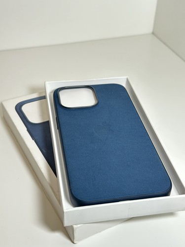 Apple Funda de Trenzado Fino con MagSafe para iPhone 15 - Azul Pacífico - Imagen 3 de 7
