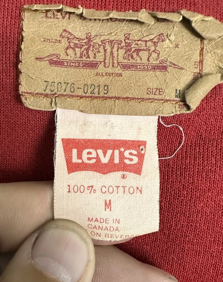 Chaqueta de camionero vintage de los 80’s Levi’s para hombre lavado ácido denim roja con capucha talla mediana Foto 4 de 4