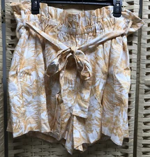 Ophelia Roe Women’s Shorts Palm Tree Yellow & White Plus Size 2X NWT W/ Belt