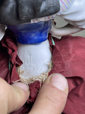 Poupée Buste Ancienne En Porcelaine D'Alsacienne - XIXème - Armature Métal Et Soie