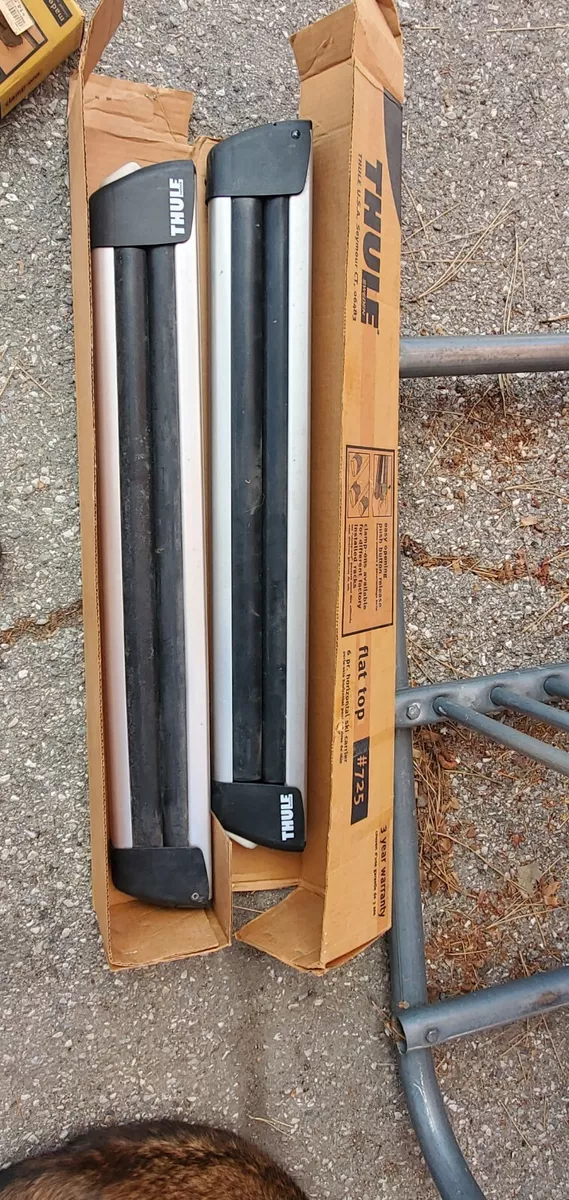 Thule 725 Flat Top 6 Ski Snowboard Carrier Roof Rack No Locks or Keys