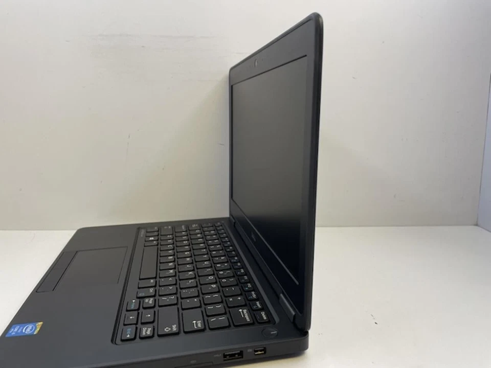 DELL LATITUDE E5250 Laptop w/ Intel Core i5-5300U 2.30 GHZ + 8 GB No HD/Battery - Image 2 of 4