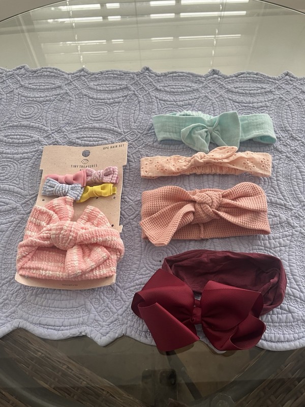 Lot Of 9 Baby Girl Variety Of Bows And Head Bands In Variety Sizes