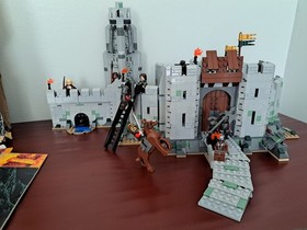 LEGO Lord of the Rings Battle of Helms Deep Set 9474 Used 99% Complete with figs