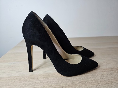 Karen Millen Heels Womens US 7 EUR 38 Black Suede Almond Toe Pumps Stiletto