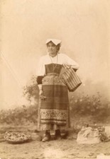 wearing a traditional dress, Roman countryside, Lazio, Italy, 1910 Old Photo