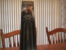 HARRY POTTER'S WAND WITH ILLUMINATING TIP THE NOBLE COLLECTION--NEW