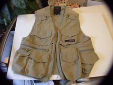 10-POCKET NATIONAL PARK VEST SMALL ADULT OLIVE GREEN GREAT CONDITION