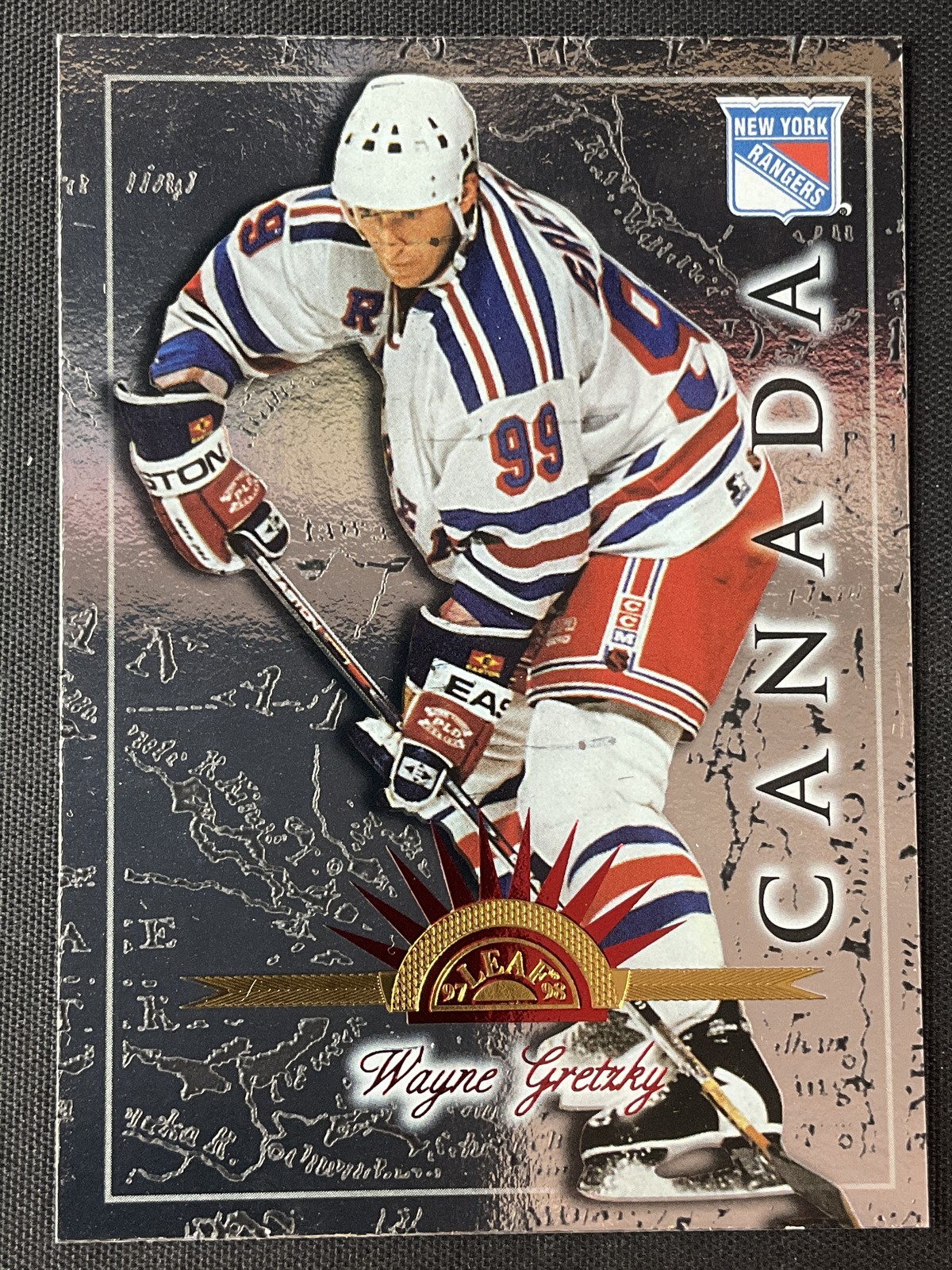 1997-98 Leaf International #8 Wayne Gretzky New York Rangers NR-MINT