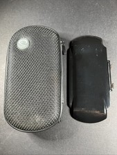 Sony PSP Carrying Case w/ Hinged Screw-On Scr...