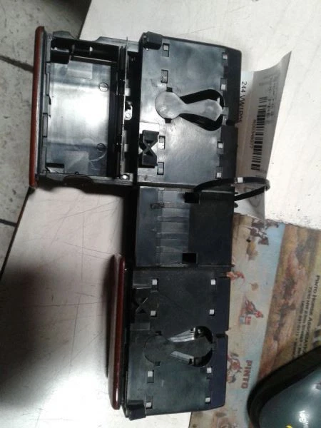 Bandeja/encendedor de cenizas Phaeton 2005 348077 Foto 2 de 4