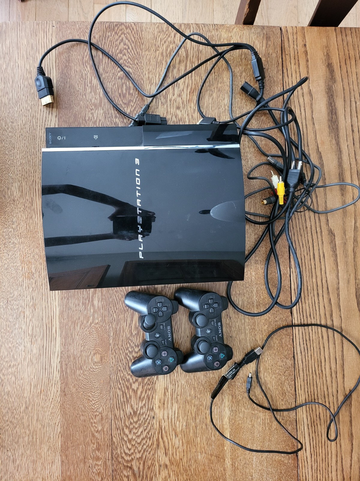 Sony PlayStation 3 backwards compatible 20GB Ps3 plays ps2 games two