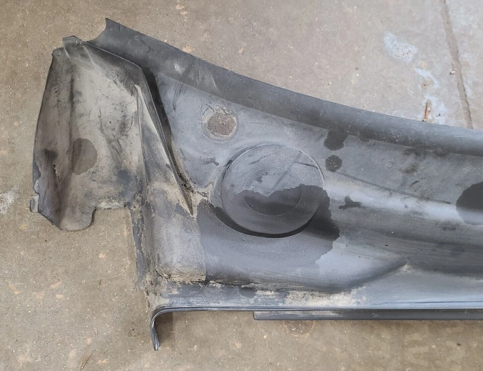 Оригинальная отделочная панель рычага стеклоочистителя переднего лобового стекла BMW X5 E53 2000-2006 годов выпуска - Изображение 2 из 4