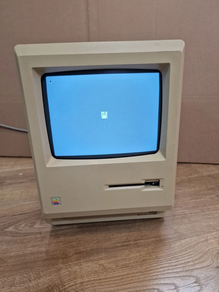 Apple Macintosh Plus 1Mb M0001AP