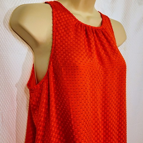 Trina Turk Bow Hem Sleeveless Silk Blend Textured Summerland Top Size S NWT - Picture 3 of 6