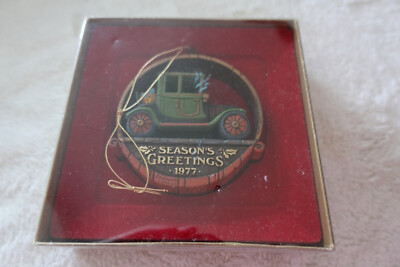 Hallmark Antique Car  Nostalgia Seasons Greetings  Vintage 1977, Tree TrimER XO1