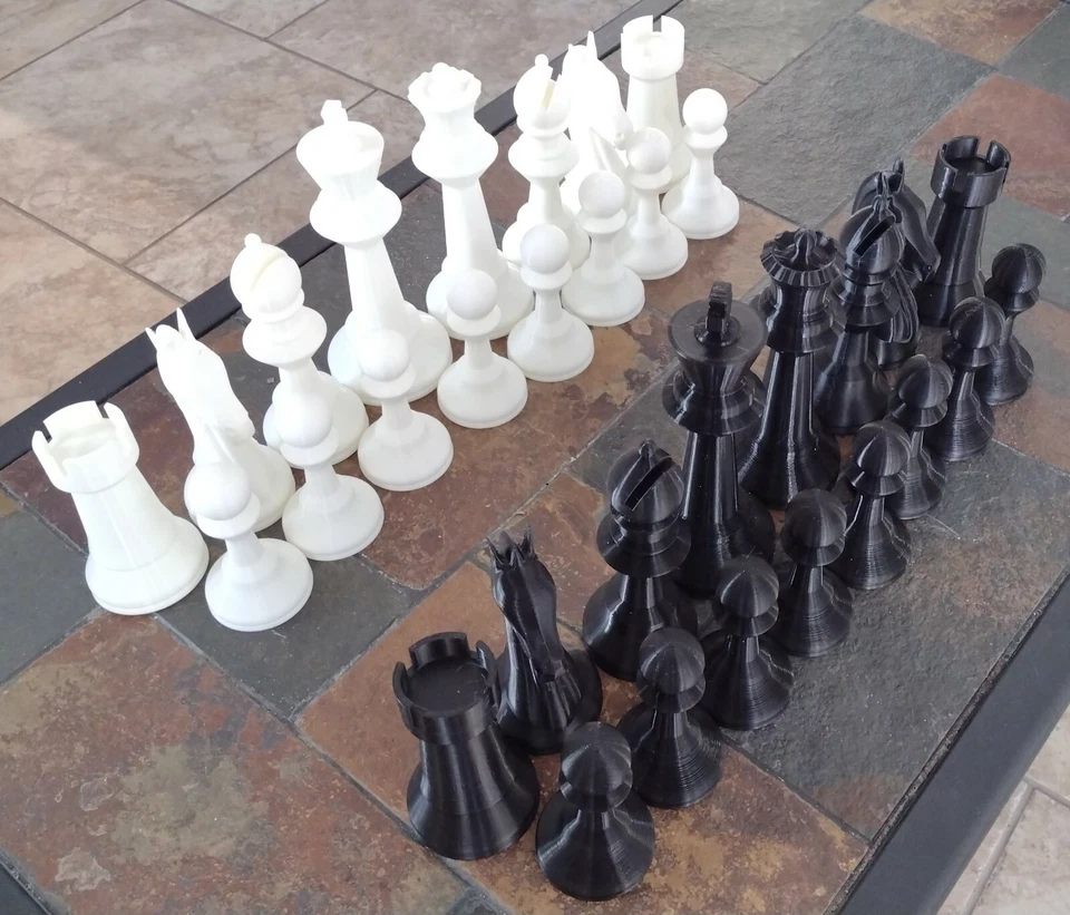 Giant 8 Inch High Chess Set With 8-1/2" High Kings - Image 3 of 4