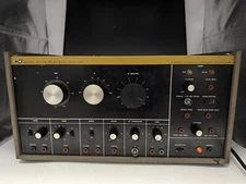 B&K Precision 1077B Television Analyst Powers On AS IS UNTESTED