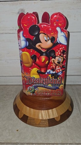 Vintage 2012 Disneyland Pressed Collection Book w/ 2 Pressed Pennies
