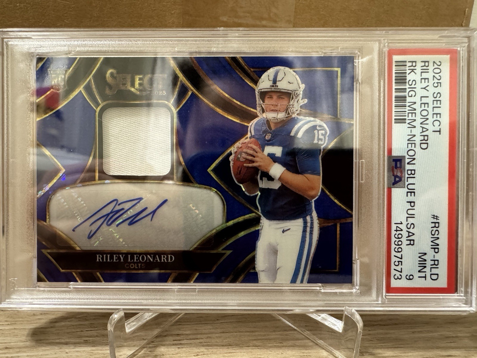 Riley Leonard Panini Select Rookie Signature Memorabilia #RSMPRLD Neon Blue Pulsar