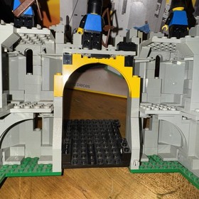 LEGO 6074 Black Falcons Fortress - 98% Complete with Box & Instructions