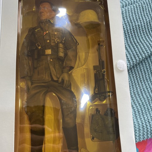 Dragon 12" 1/6 WWII Moscow 1941 Wehrmacht Nco Feldwebel Action Figure Figure - Picture 3 of 3