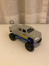 Camionetas Jada Toys escala 1/64 Just gris Chevy Chevrolet Silverado M/T Monster COMO NUEVAS