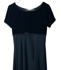 Performance formal gown black Southeastern size 10 Short Sleeves Velvet Bodice