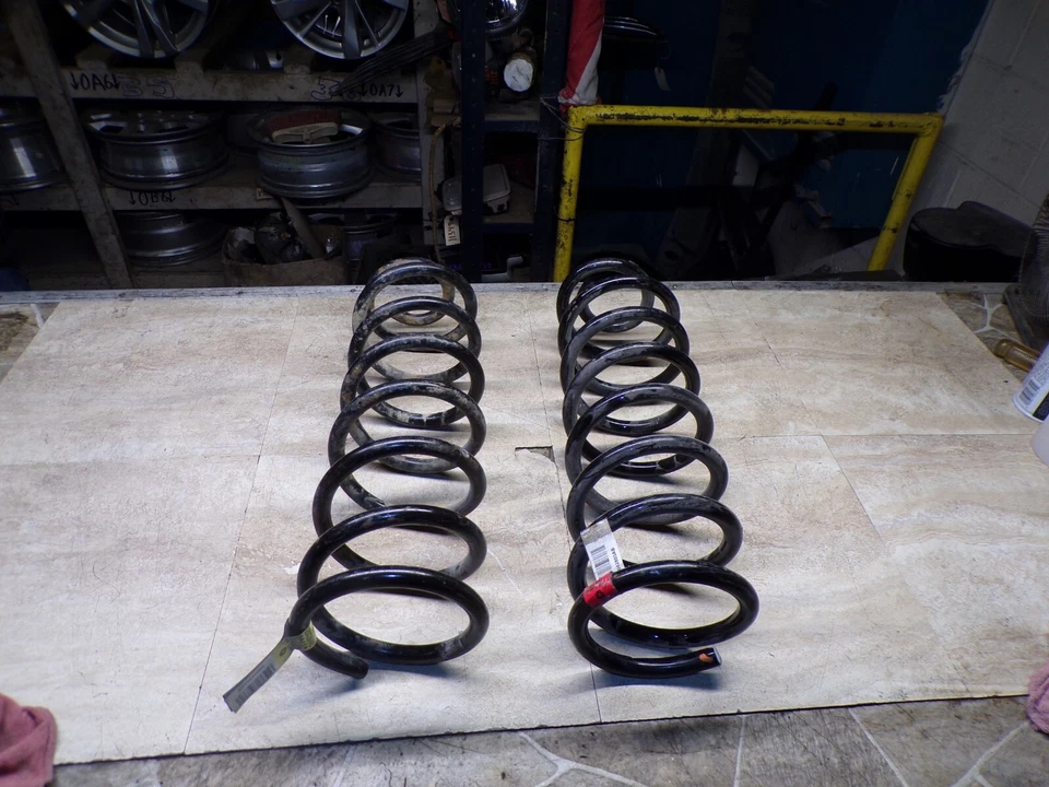 Dodge Ram 1500 2009-2012 nuevos muelles helicoidales traseros izquierdo/derecho originales Mopar Foto 3 de 4