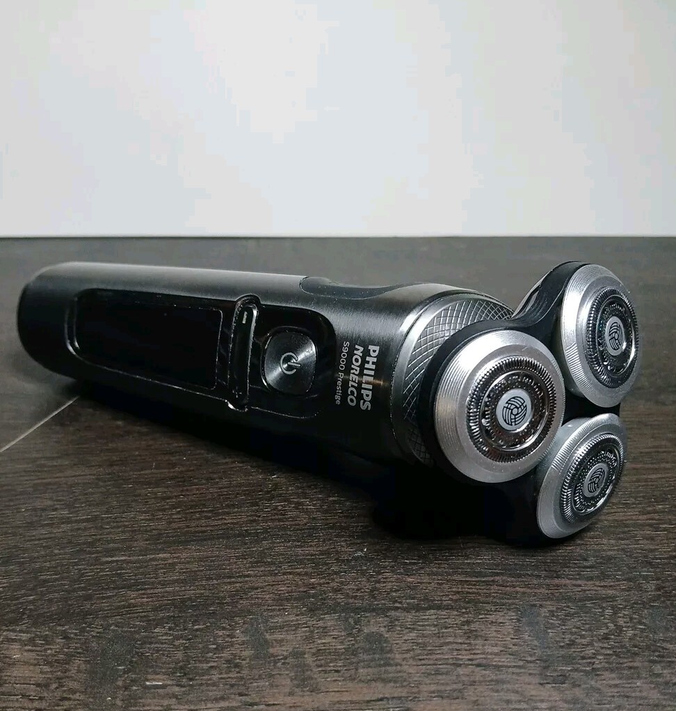 GENUINE PHILIPS NORELCO PRESTIGE SHAVER S9000 Wet/Dry W/ Charger