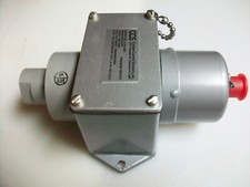 NEW CUSTOM CONTROL SENSLORS 646PE446   5930-01-067-4913