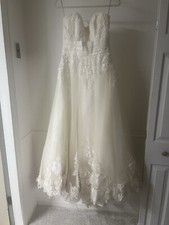 David’s bridal wedding Gown - I Will Include Jewelry For The Dress For Free