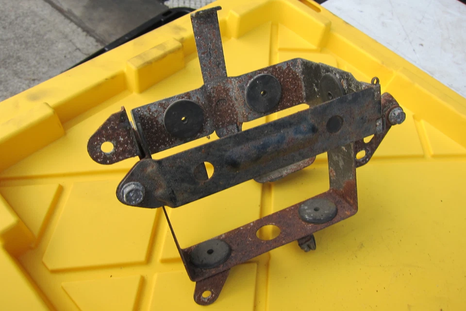 Honda CX650T 1983 Turbo OEM bandeja de batería soporte de caja Foto 3 de 4