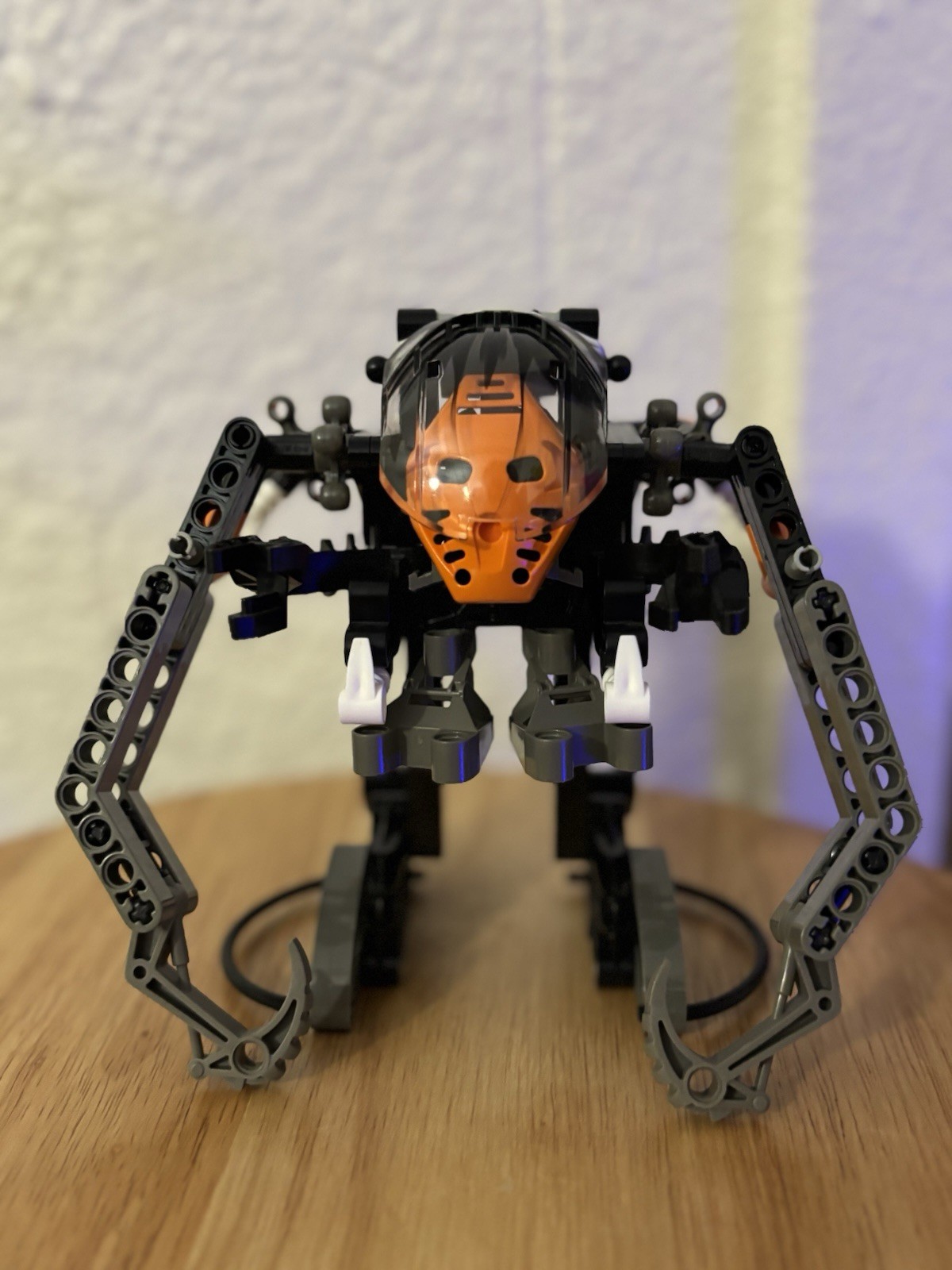 LEGO BIONICLE Boxor 8556 Alternate Build with Matoran Tohunga Nuparu 2002