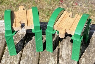 BRIO Stapelbares Brückensystem 33253 2 Brückenpfeiler grün Holz Kunststoff Top