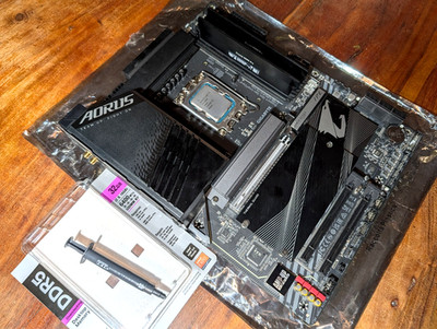 32GB DDR5-6400 RAM, CPU Intel i5-14600K und LGA1700 Gigabyte Z790 AORUS ELITE AX