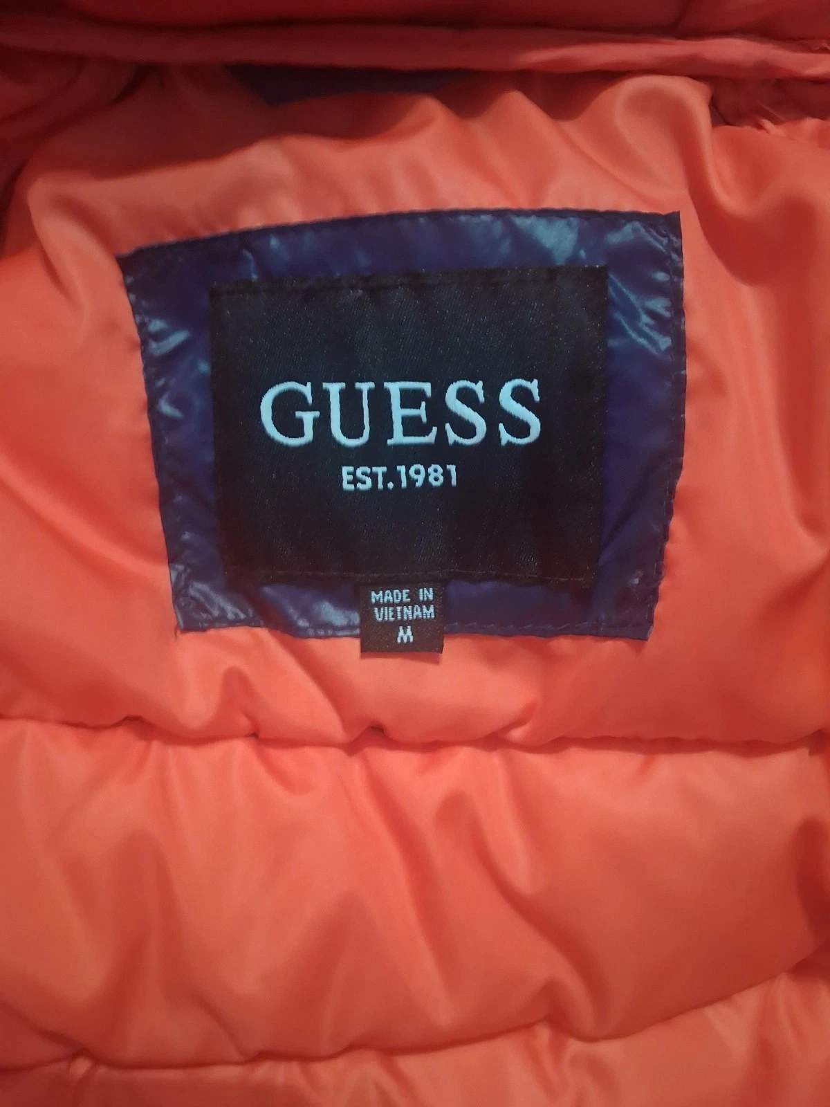 GUESS men's active sleeve screen printed puffer coat size M/ P2P 23 - product detail image 10
