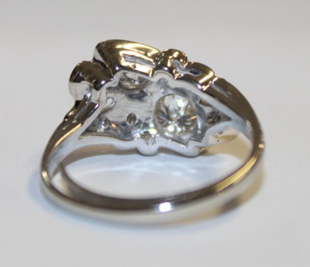 UNIQUE PLATINUM DIAMOND RING - image 6
