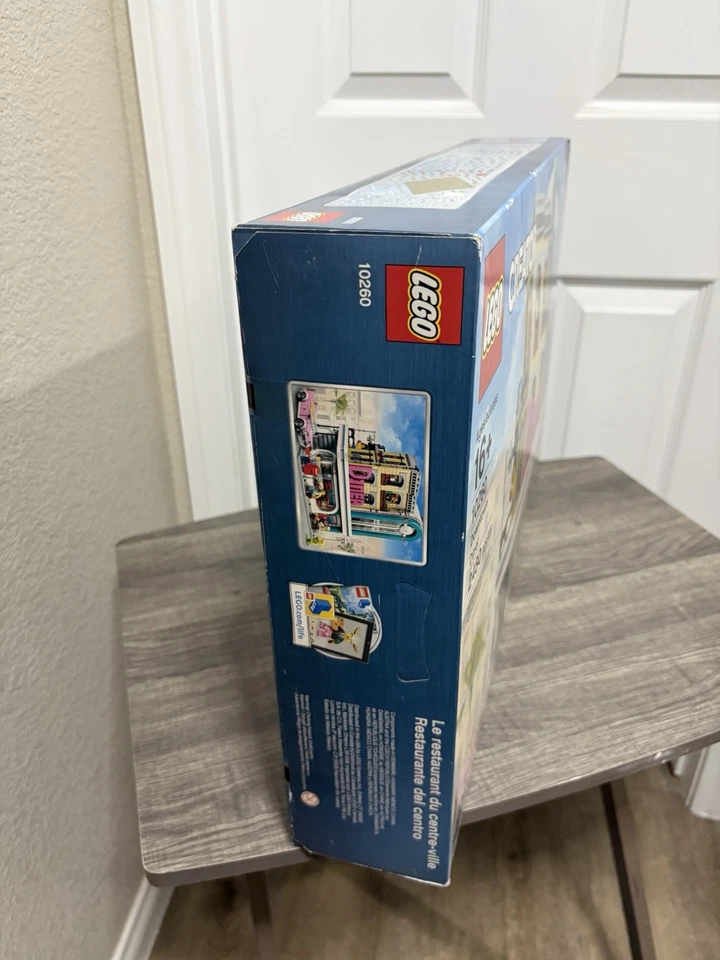 LEGO CREATOR: Downtown Diner (10260) - Image 3 of 4