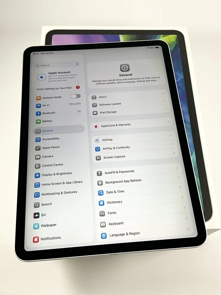 Apple iPad Pro 2nd Gen. 128GB, Wi-Fi, 11 in - Silver - See Description - Image 2 of 4